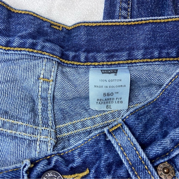 Vintage Dark Wash Levi’s 550 - Picture 3 of 3